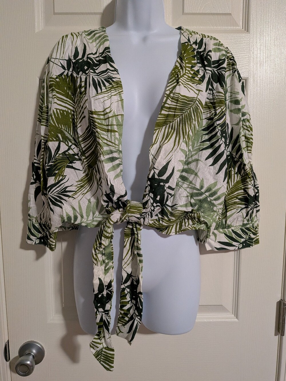 NWT Midnight Sky Tropical Palm Linen Blend Tie Front Top